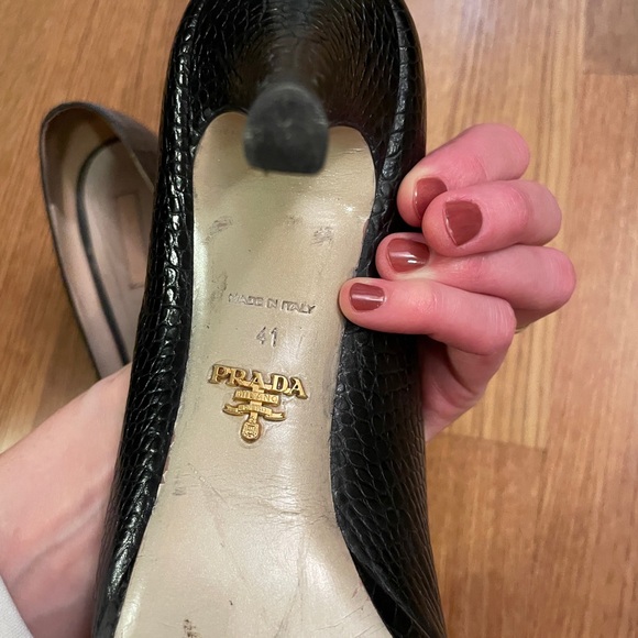 Prada Faux Crocodile Platform Pumps, Size 41 - Picture 12 of 13